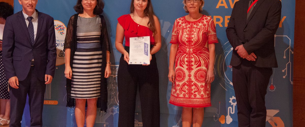Clàudia Pubill, és la 1a estudiant lleidatana guardonada pel seu Treball de Recerca en el Certamen Europeu de Joves Investigadors EUCYS 2019.