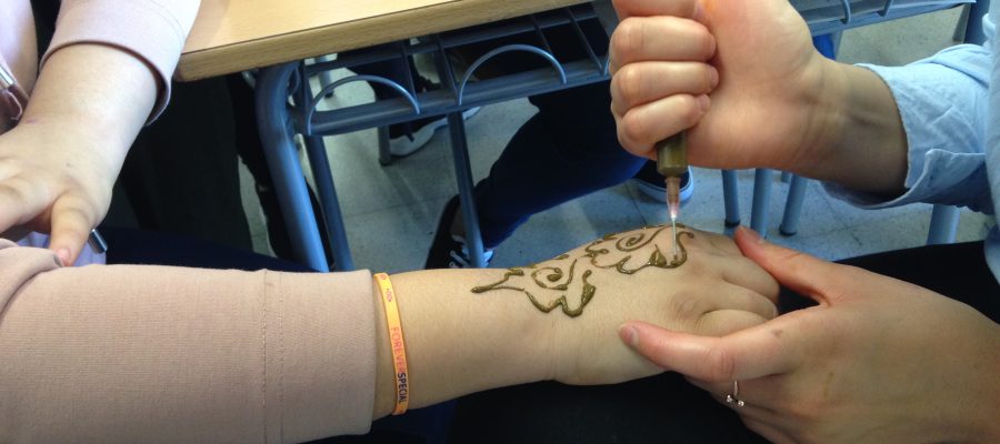 Tallers de creacions amb henna