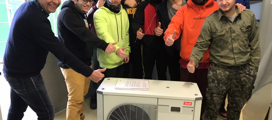 Danfoss cedeix un equip de refrigeració d’última generació per a les pràctiques de refrigeració